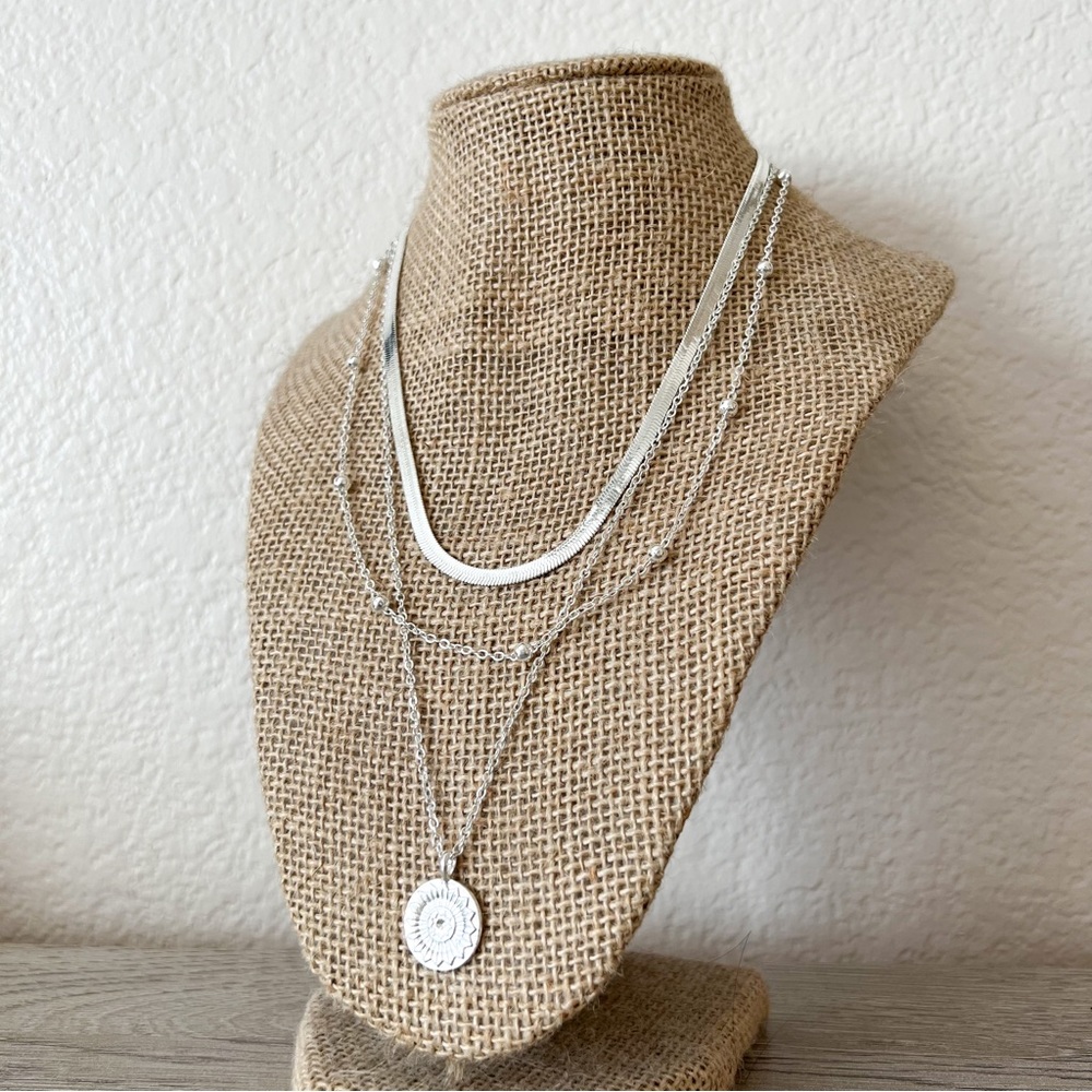 NEW | layered necklace with circular pendant